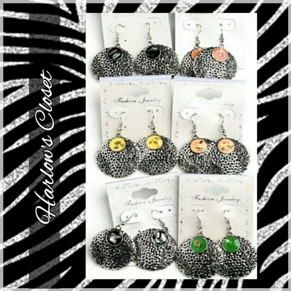 NWT- Round Pendant Earrings.